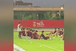 开云体育app-队员伤停消息：富力主力中场或将缺阵恒大大战()