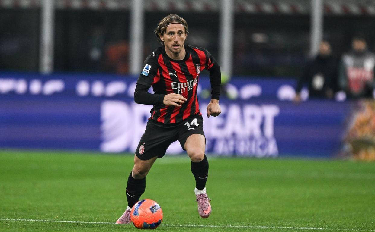 拉齐奥门将神勇表现，多次神扑挽救球队()  第1张